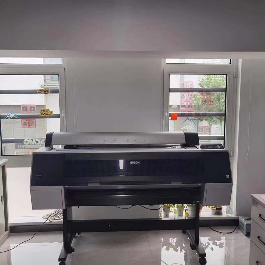 大山東一臺菲林打印機安裝完成