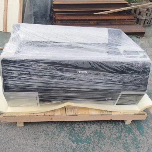 兩臺(tái)菲林打印機(jī)同時(shí)打包發(fā)貨，遠(yuǎn)程安裝