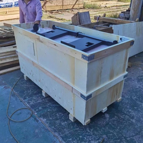 國(guó)外訂購(gòu)一臺(tái)菲林打印機(jī)打包發(fā)貨