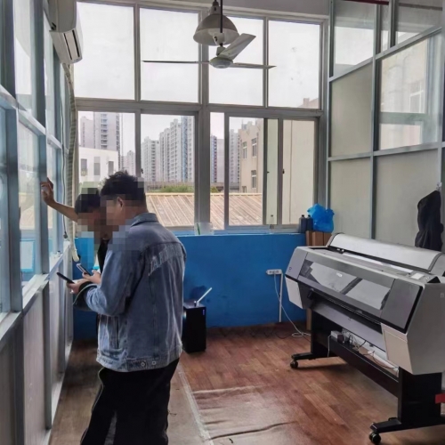 又一家大型印花公司，安裝菲林打印機(jī)